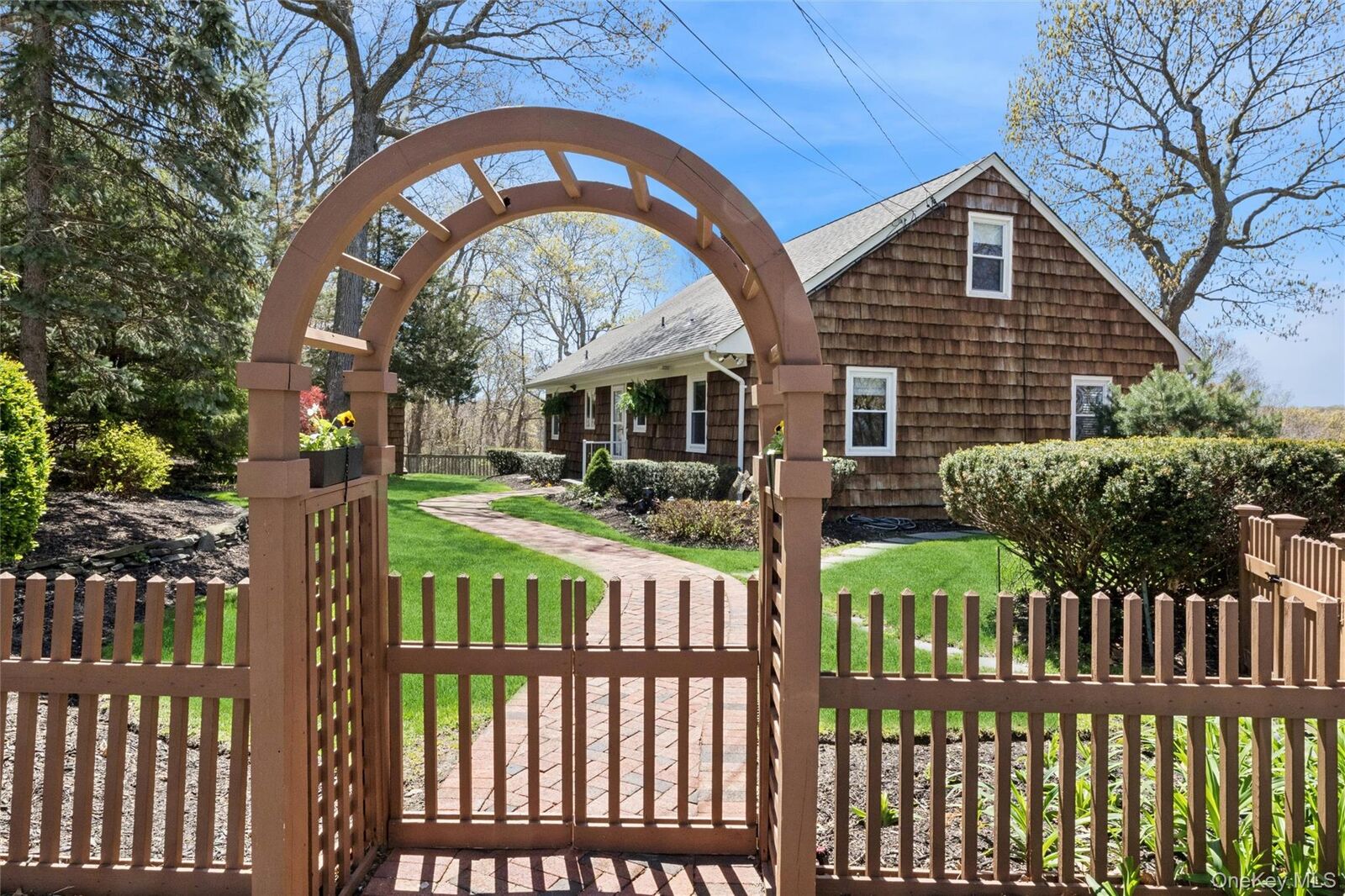Property Photo:  3 Summit Drive  NY 11933 