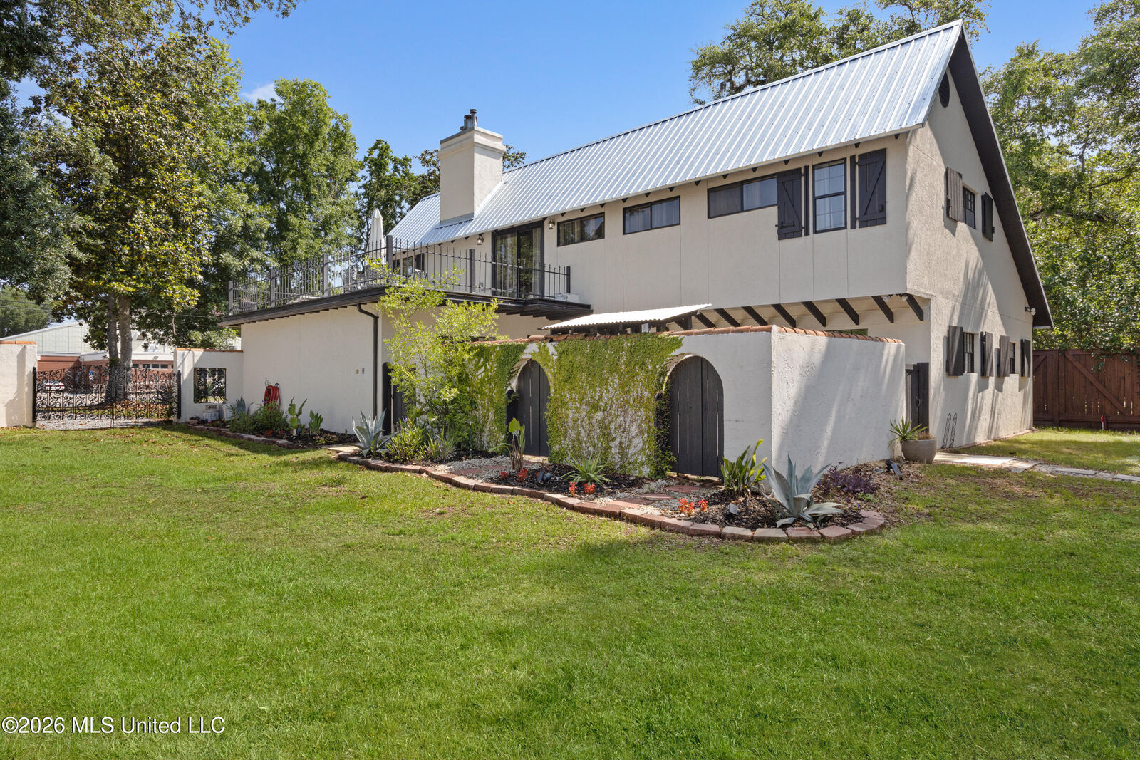 Property Photo:  1387 Father Ryan Avenue  MS 39530 