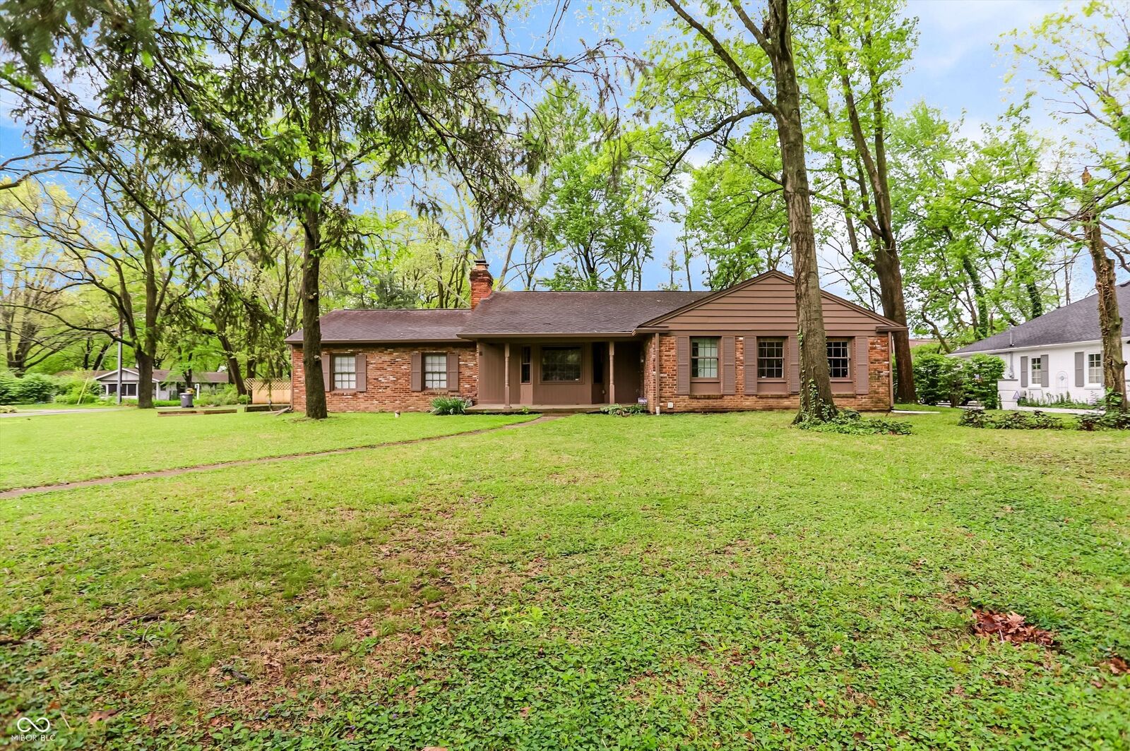 Property Photo:  3301 Melbourne Circle S  IN 46228 