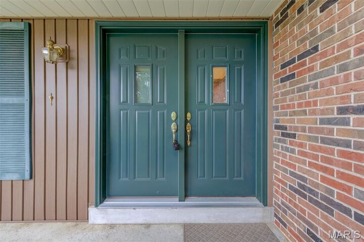 Property Photo:  1109 Wedgewood Drive  MO 63303 