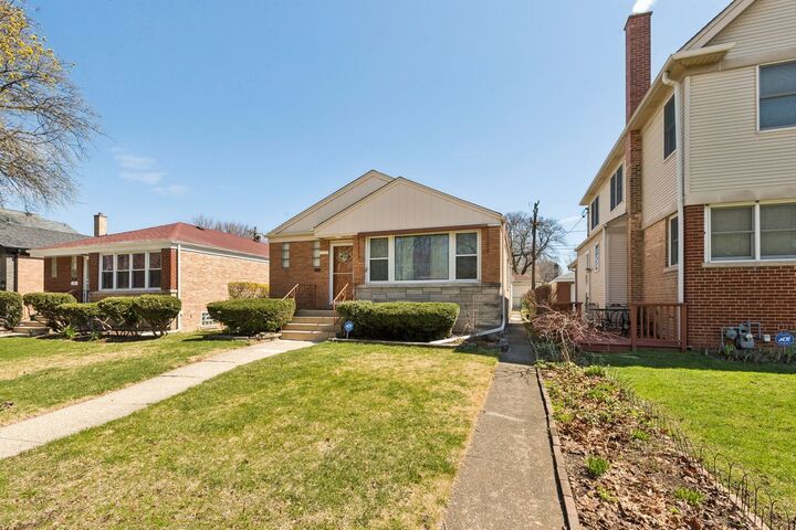 Property Photo:  207 Brown Avenue  IL 60202 