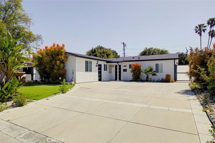 Property Photo:  8022 Longridge Avenue  CA 91605 