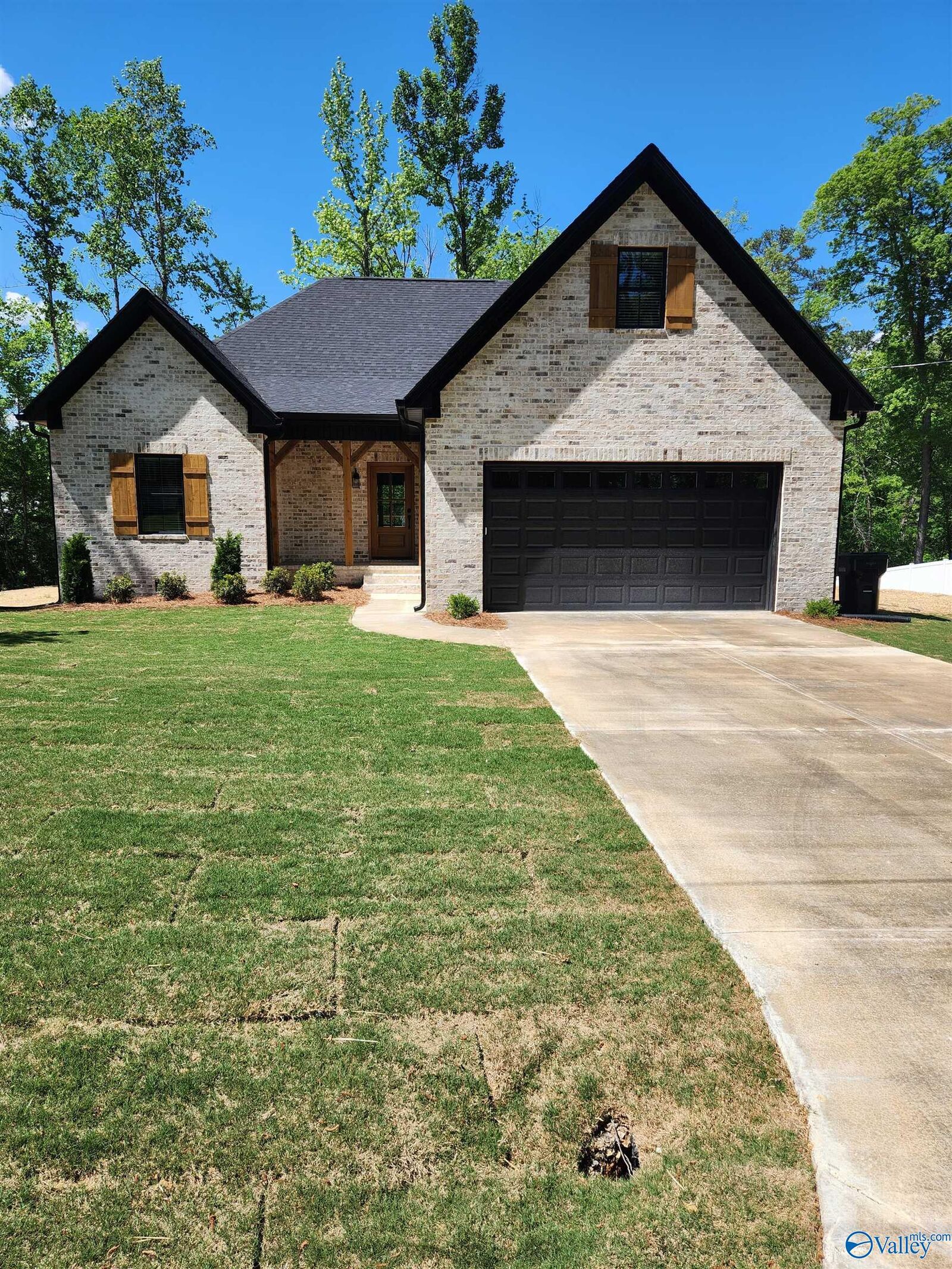 Property Photo:  2432 Timberlake Drive  AL 35907 