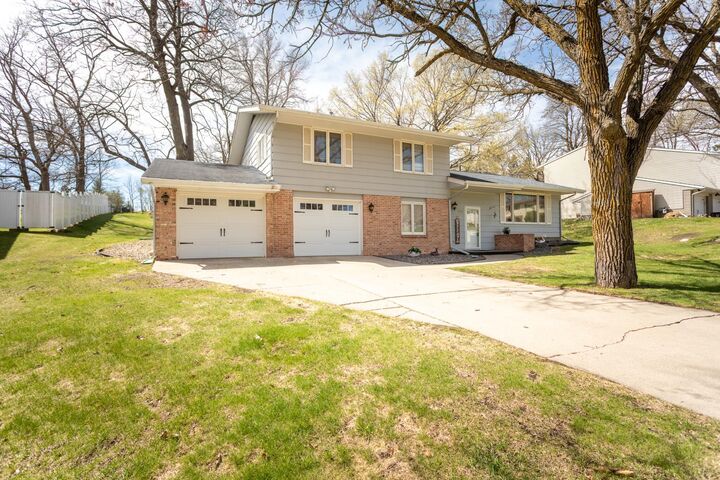Property Photo:  905 Viking Street  MN 56308 