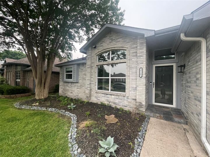 Property Photo:  2725 Covington Drive  TX 75040 