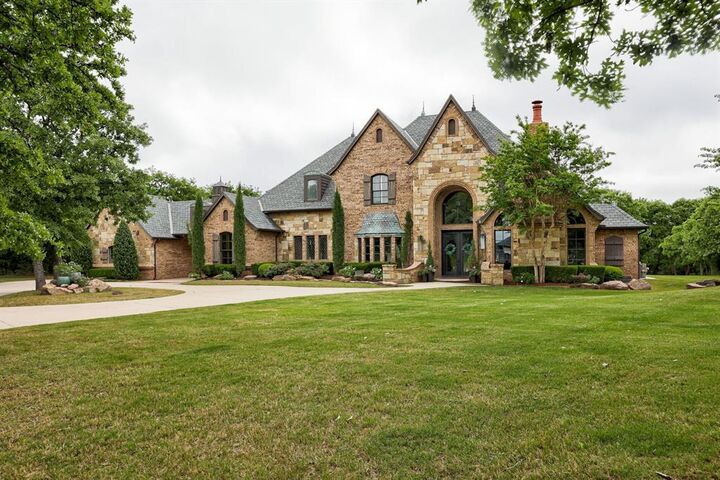 Property Photo: 1400 Territories Drive OK 73034
