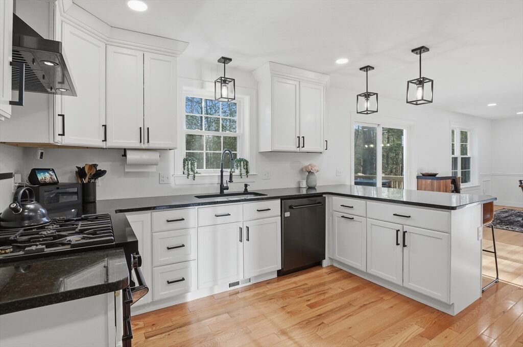 Property Photo: 155 Turkey Hill Rd MA 01543