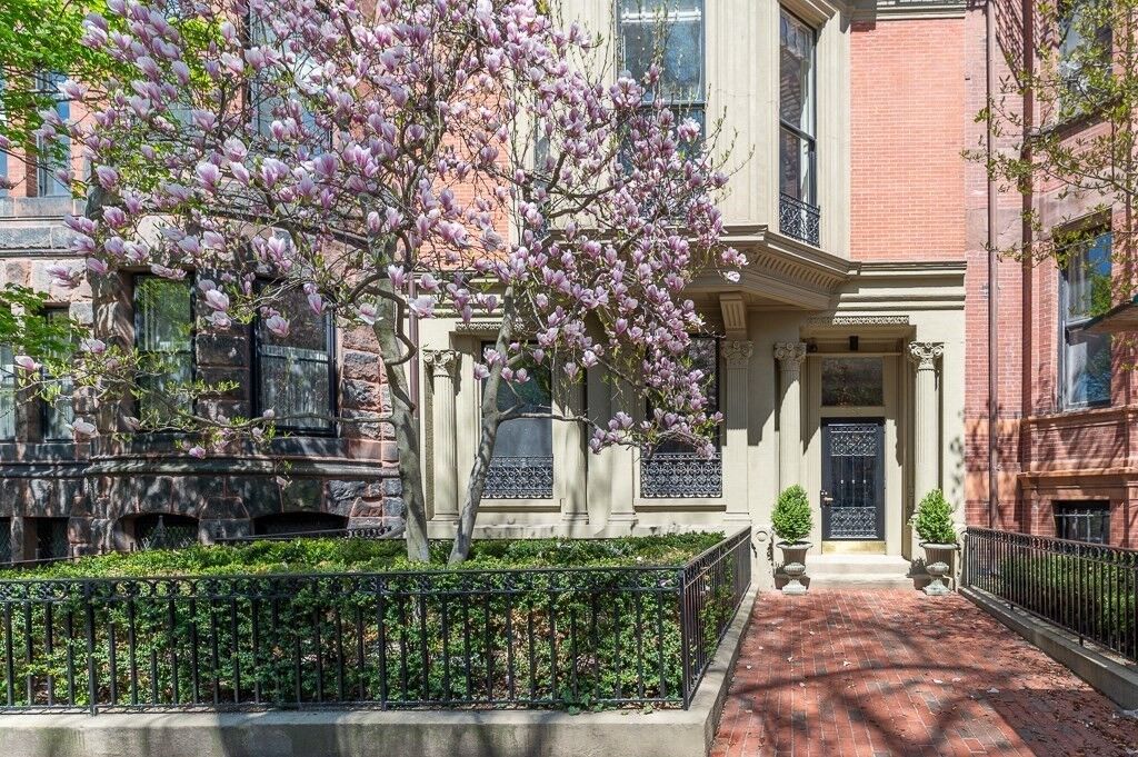 Property Photo:  183 Commonwealth Ave. Ph  MA 02116 