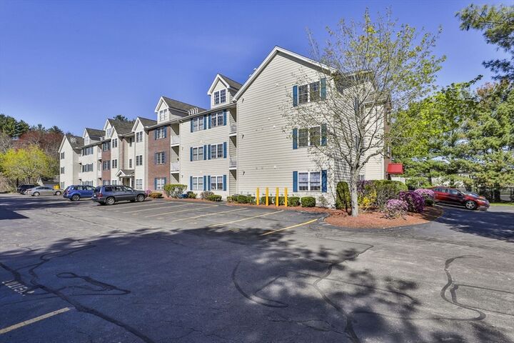 Property Photo:  122 Eagle Dr 122  MA 01876 