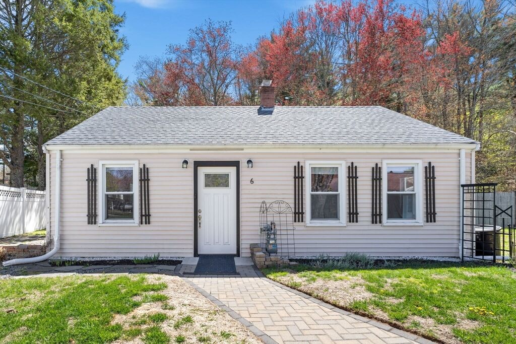 Property Photo: 6 Woodbine Ter MA 01754
