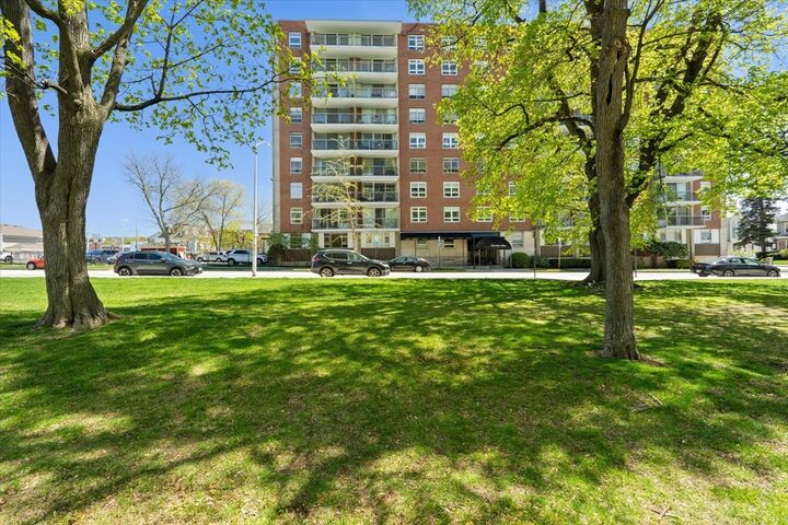 Property Photo:  80 Salisbury St 101  MA 01609 