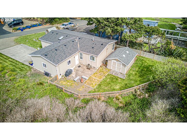 Property Photo:  520 SW Cardinal St  OR 97341 