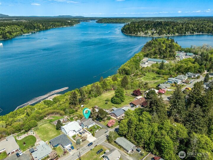 Property Photo: 1208 Fairmount Avenue WA 98584