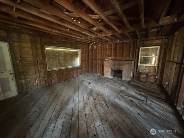Property Photo:  1110 N Rainier Avenue  WA 98312 