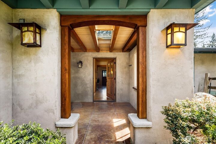 Property Photo:  2720  Thompson Road  WA 98260 