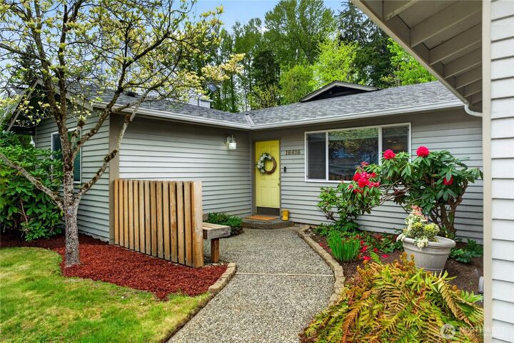 Property Photo:  16616  133rd Place SE  WA 98058 