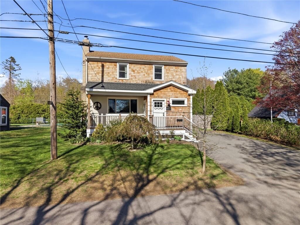 Property Photo:  18 Loring Road  RI 02809 