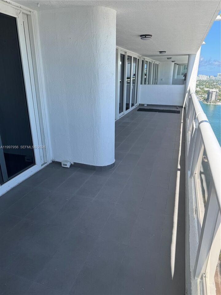 Property Photo:  1717 N Bayshore Dr A-3455  FL 33132 