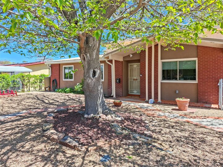 Property Photo:  2433 Avenida De Las Estrellas  NM 87507 
