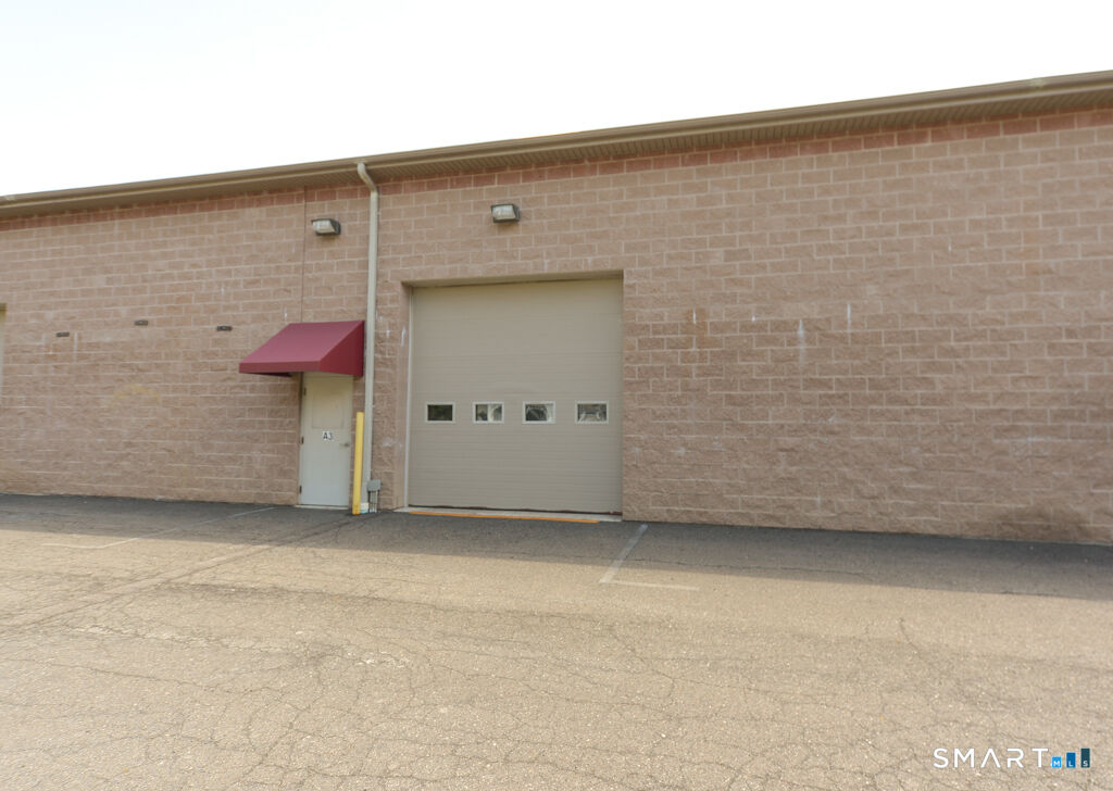 Property Photo:  8 Pecks Lane  CT 06470 