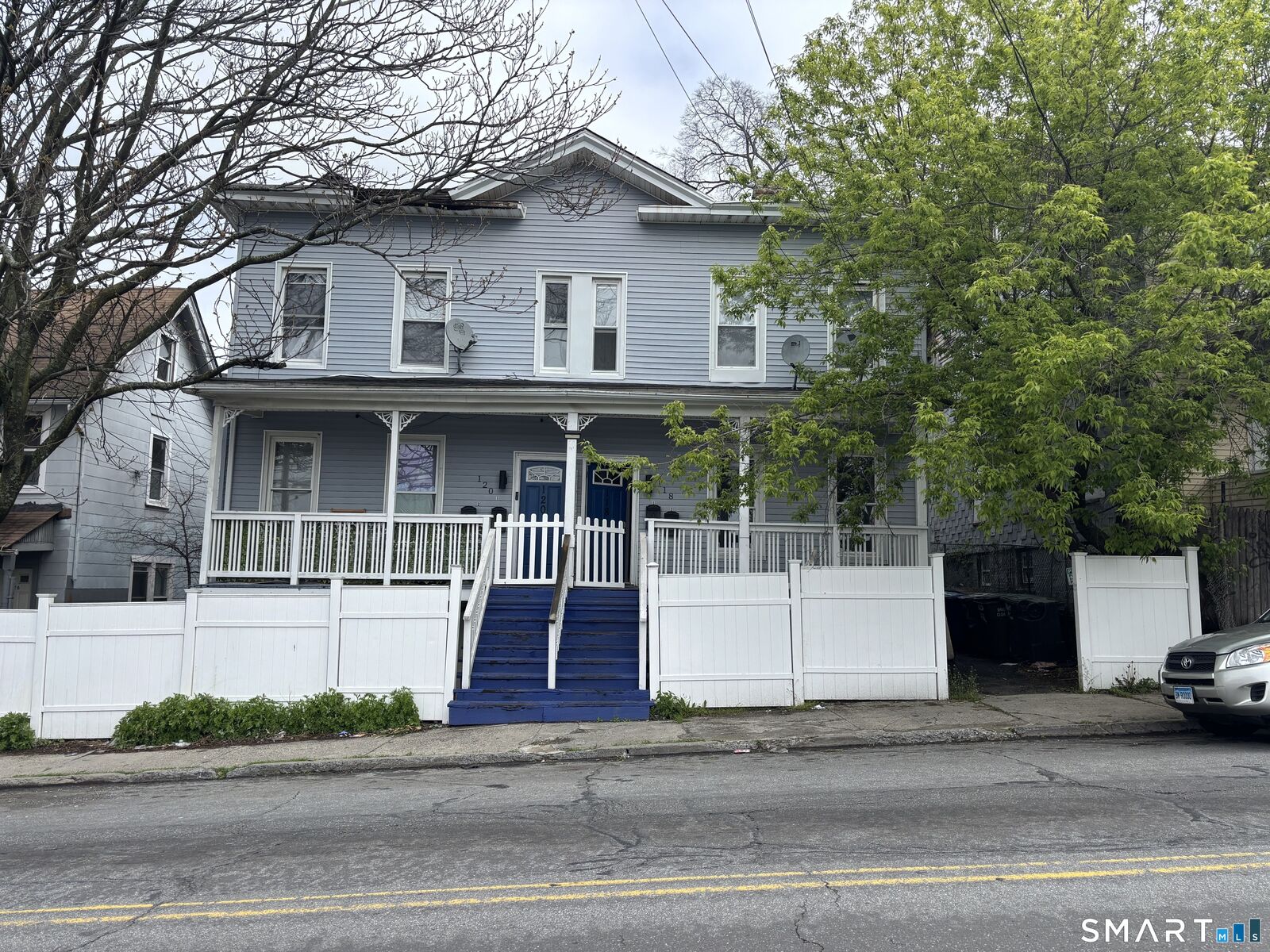 Property Photo:  118-120 Pequonnock Street  CT 06604 