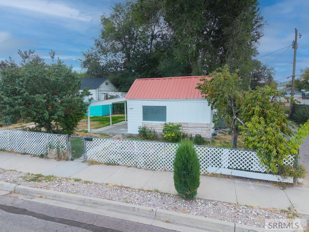 Property Photo:  1335 E Lander Street  ID 83201 