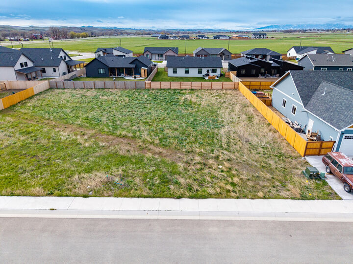 Property Photo:  1260/1270 Oxbow Drive  WY 82801 