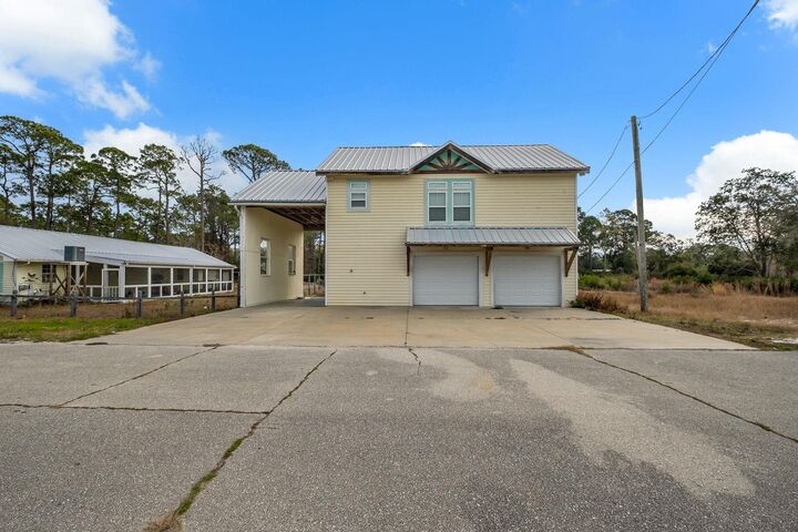 Property Photo: 1105 Gray Avenue FL 32322