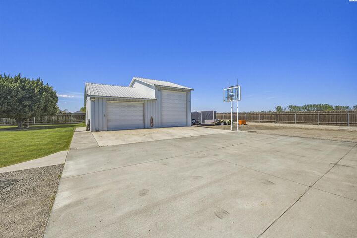 Property Photo:  3717 W Wernett Road  WA 99301 