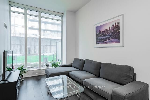 Property Photo:  121 McMahon Drive Th12  ON M2K 0C2 