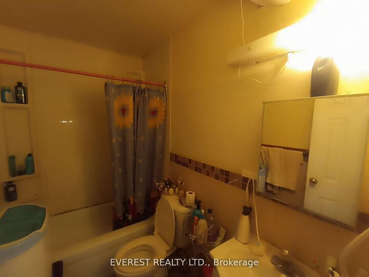 Property Photo:  10 Sunny Glenway 1406  ON M3C 2Z3 
