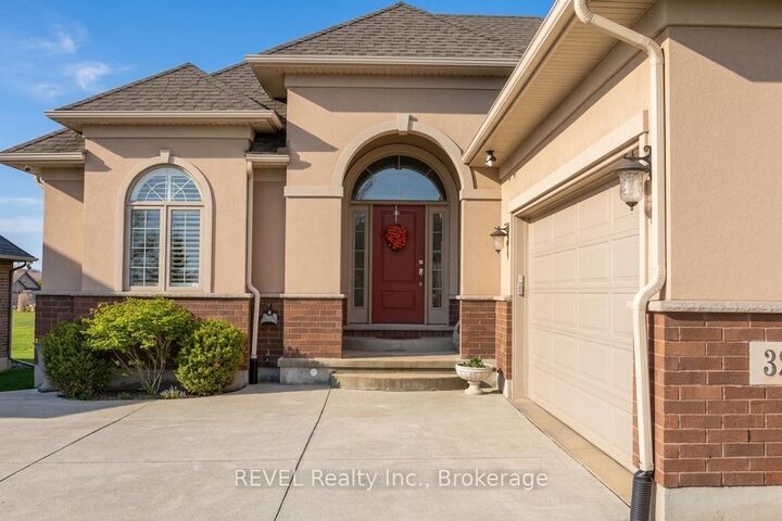 Property Photo: 32 Magnolia Lane ON L3B 6H9