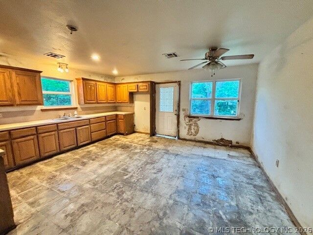 Property Photo:  2106 N Hickory Street  OK 74501 