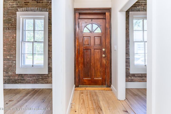 Property Photo:  72 Hunter  NY 12401 