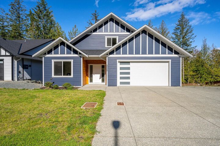 3240 Klanawa Cres — photo 1