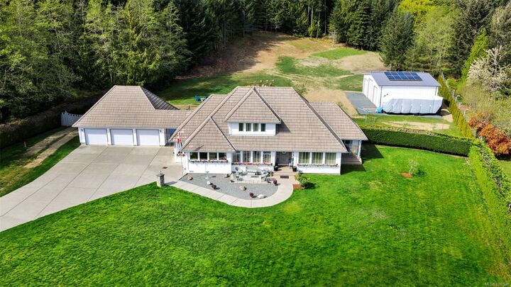 2304 Boulding Rd — photo 1