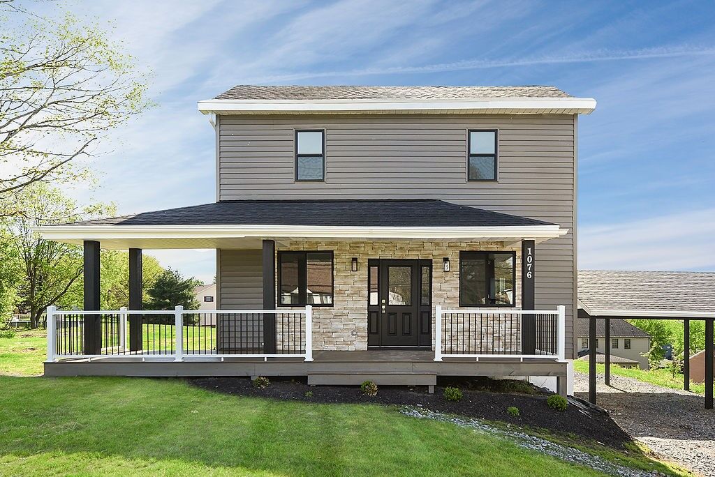Property Photo:  1076 Chapel Rd  PA 15061 