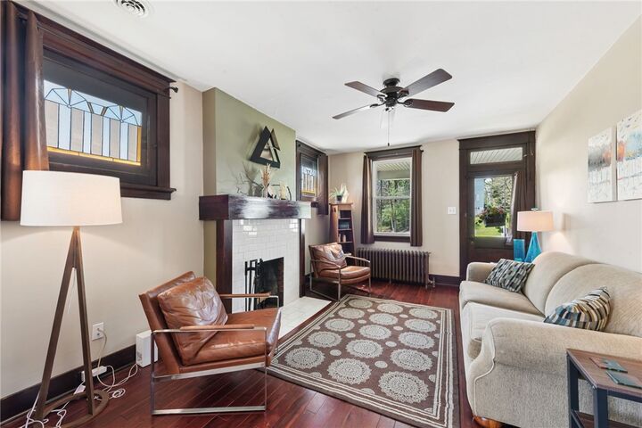 Property Photo:  1502 Zeuger  PA 15116 