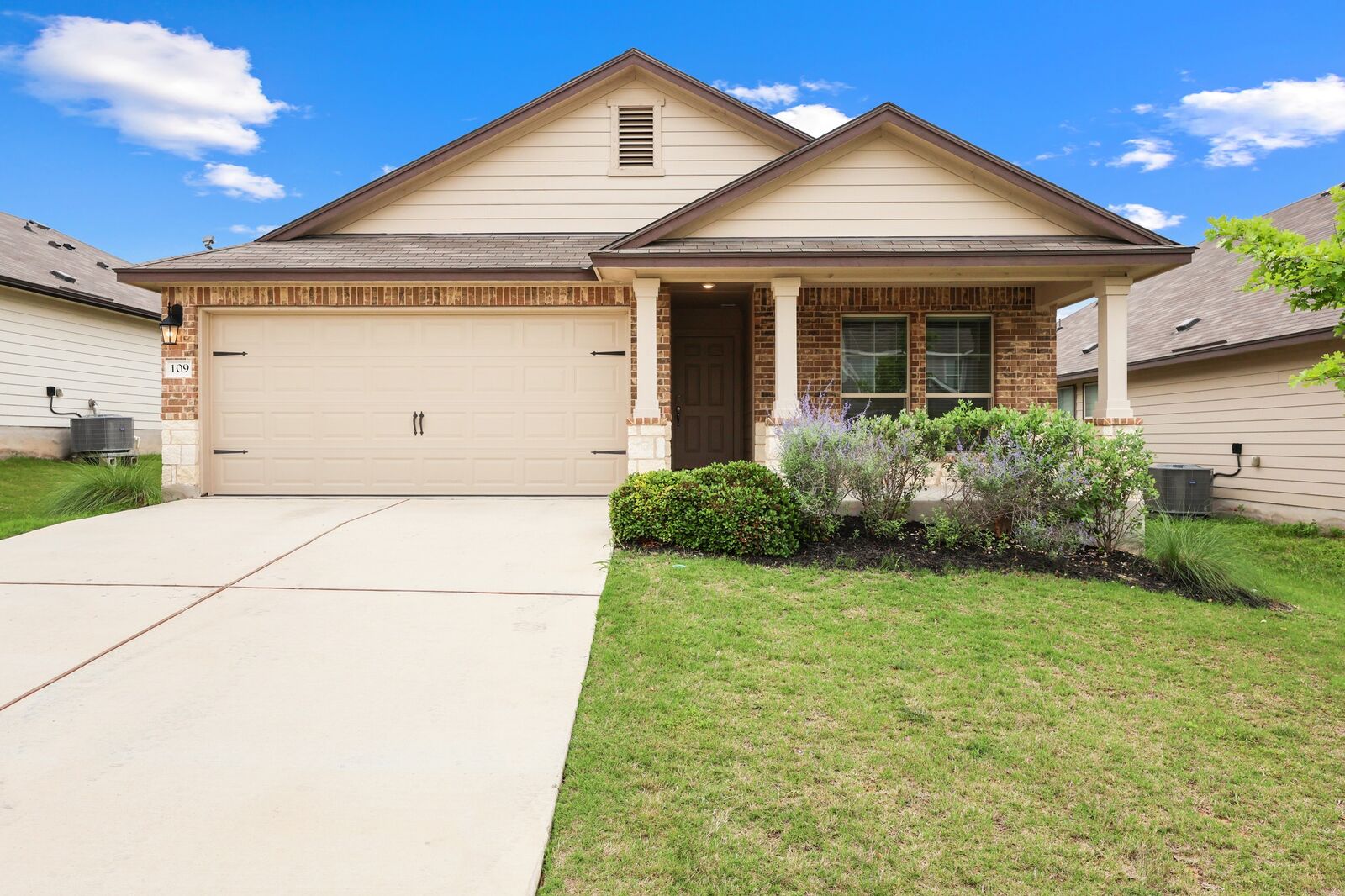Property Photo: 109 Gunther Way TX 76574