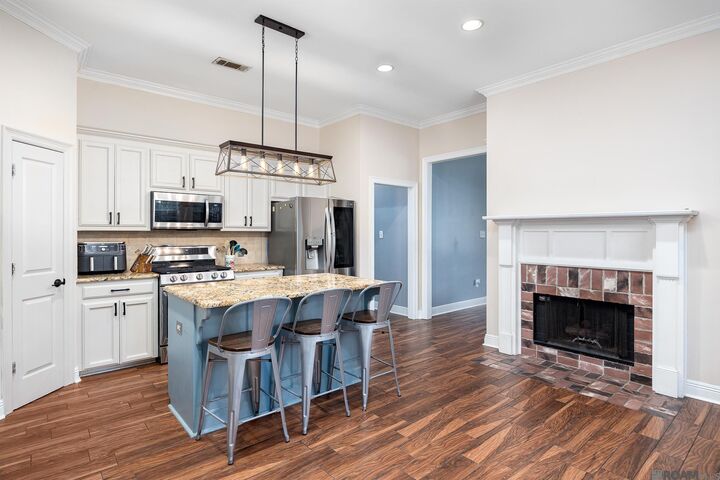 Property Photo:  16497 Jefferson Oaks Dr  LA 70769 