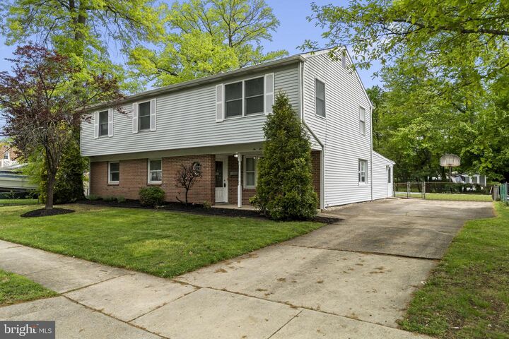Property Photo:  621 S Forklanding Road  NJ 08052 