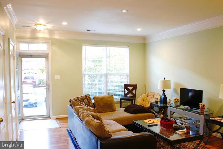 Property Photo:  12953 Park Crescent Circle  VA 20171 