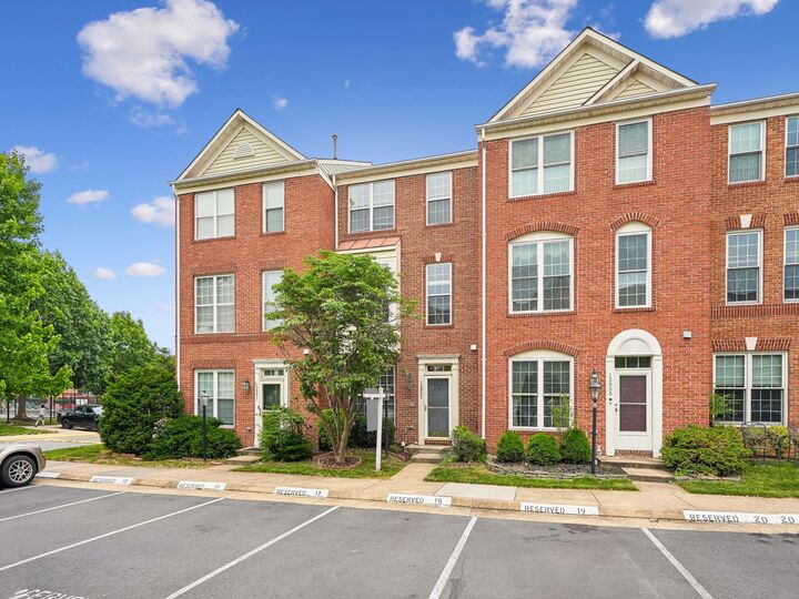 Property Photo:  12953 Park Crescent Circle  VA 20171 