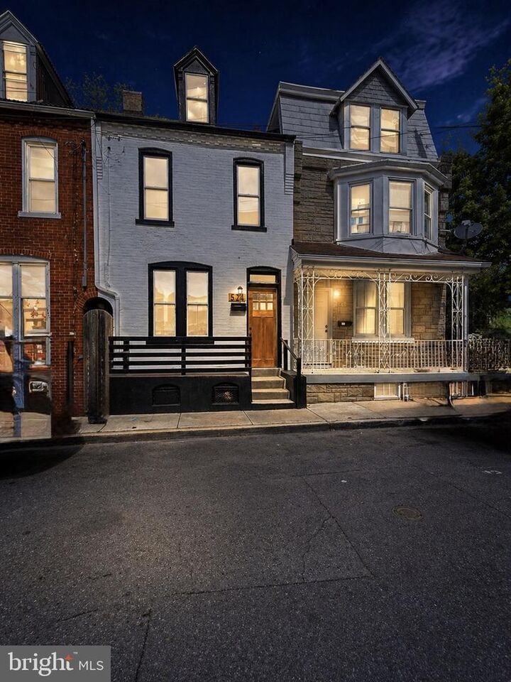 Property Photo:  524 Locust Street  PA 17602 