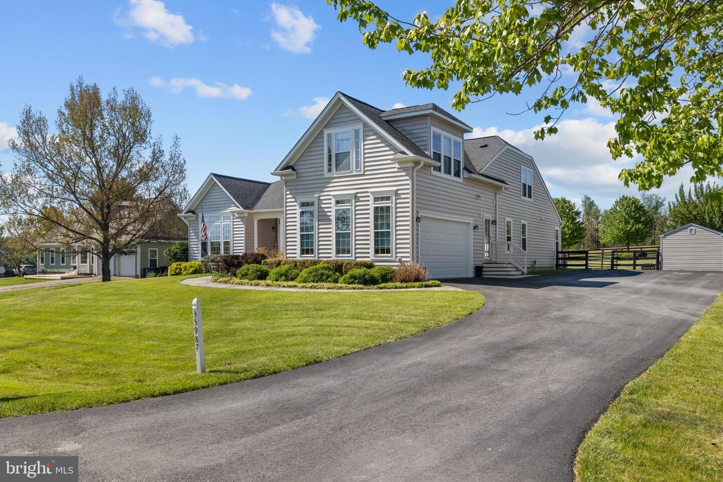 Property Photo:  35987 Birch Hollow Lane  VA 20132 