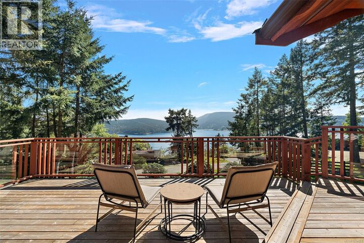 Property Photo: 539 Bayview Place BC V9L 5X7