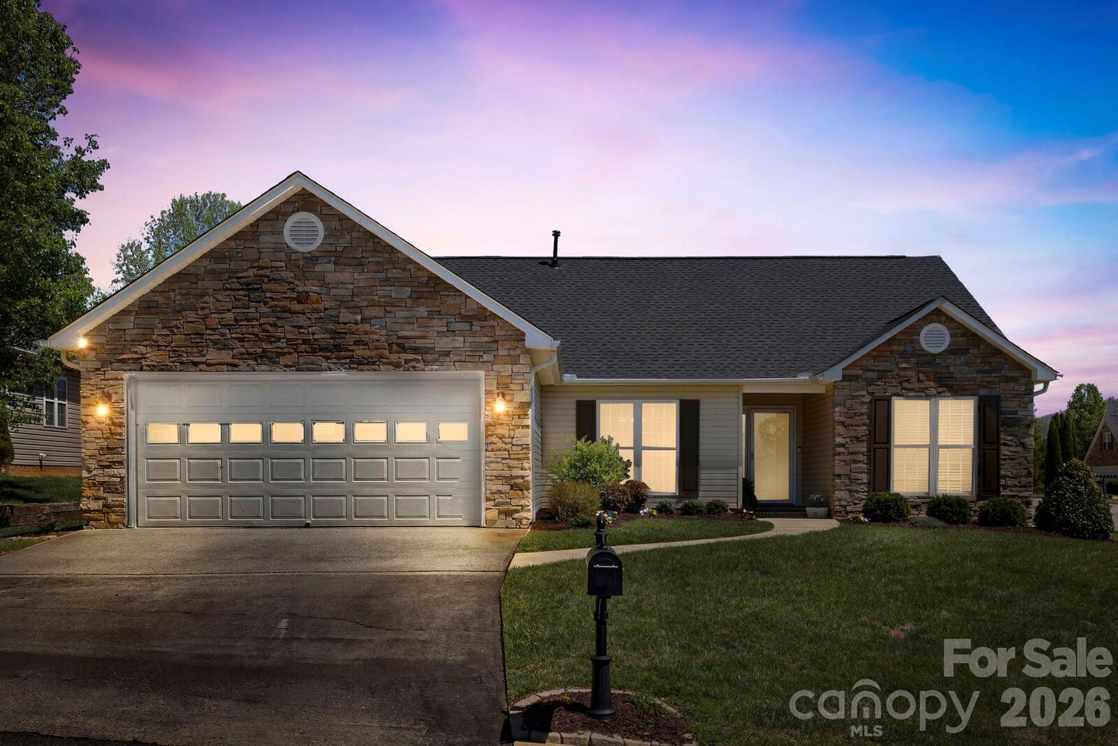 Property Photo: 25 Livingston Farm Road NC 28732