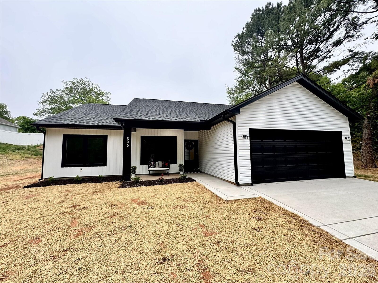 Property Photo:  325 N Chapel Street  NC 28088 