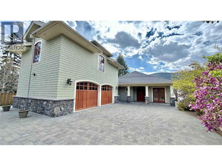 Property Photo: 1991 Kelly Court BC V0H 1E2