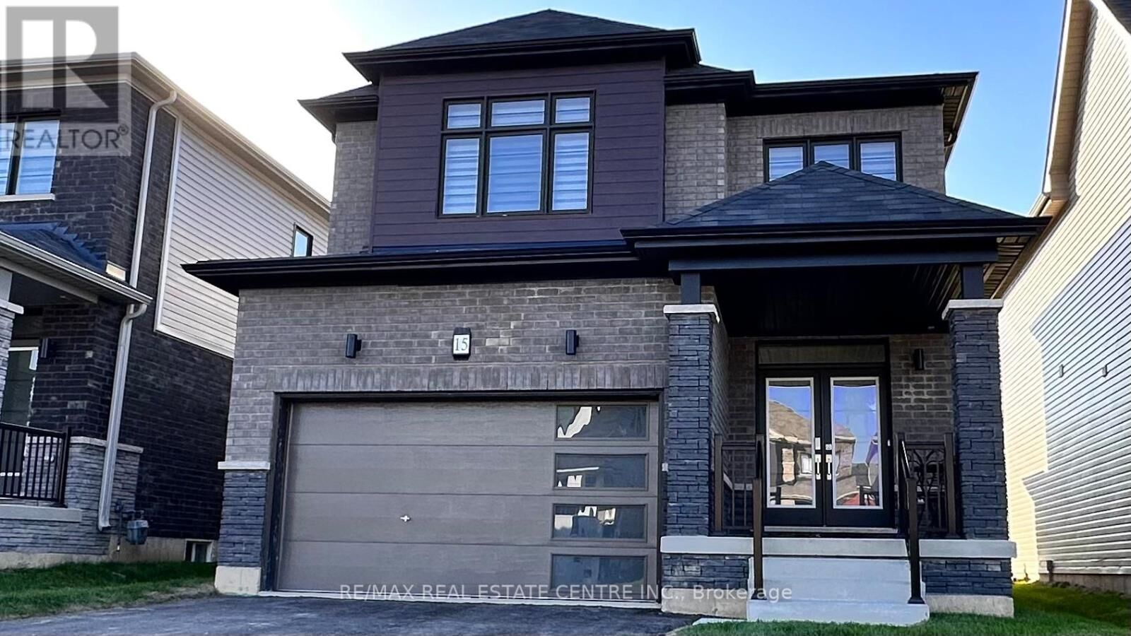 Property Photo:  15 Charm Place  ON L2V 0K2 